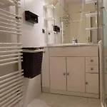 Face A La פורניק
