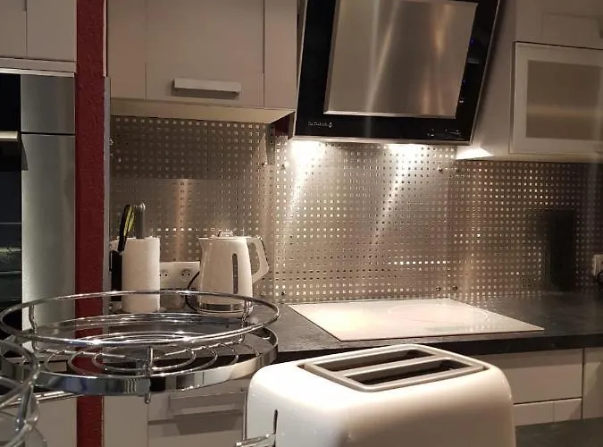 Face A La Appartamento *